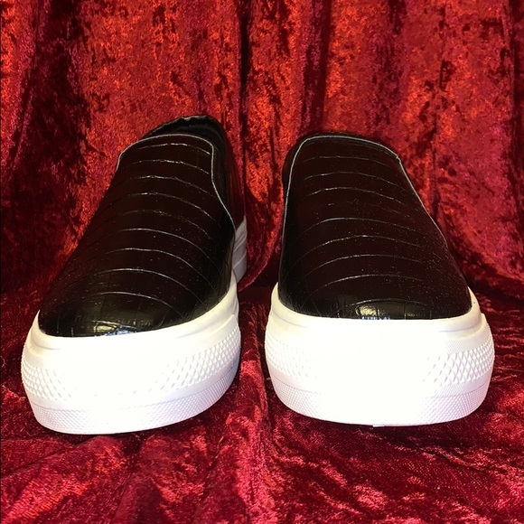 Platform Skaters - Picture 4 of 4